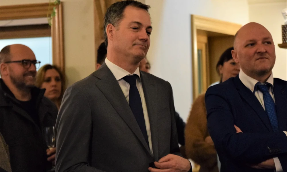 Παραιτήθηκε ο πρωθυπουργός του Βελγίου Αλεξάντερ ντε Κρου (Βίντεο)